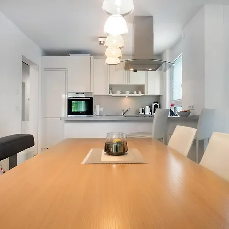 Annette's Luxuswohnung Am Stadtpark アパート フリードリヒスハーフェン