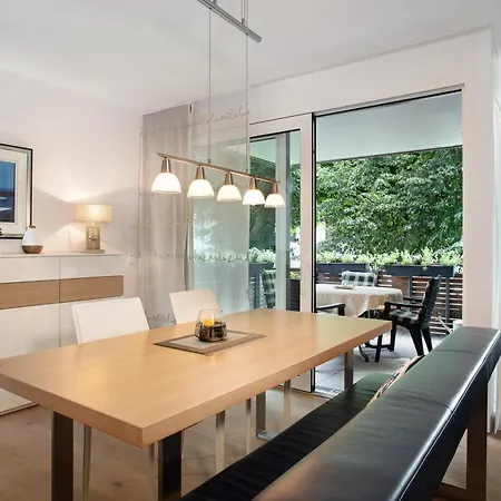 Annette's Luxuswohnung Am Stadtpark アパート フリードリヒスハーフェン